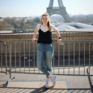 Meet your Posher, Caitlin